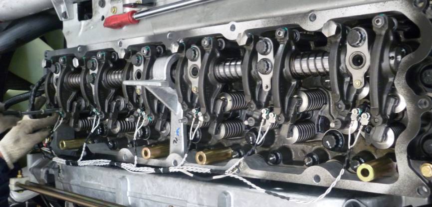 东风雷诺发动机dci11发动机进气阀油封加装步骤